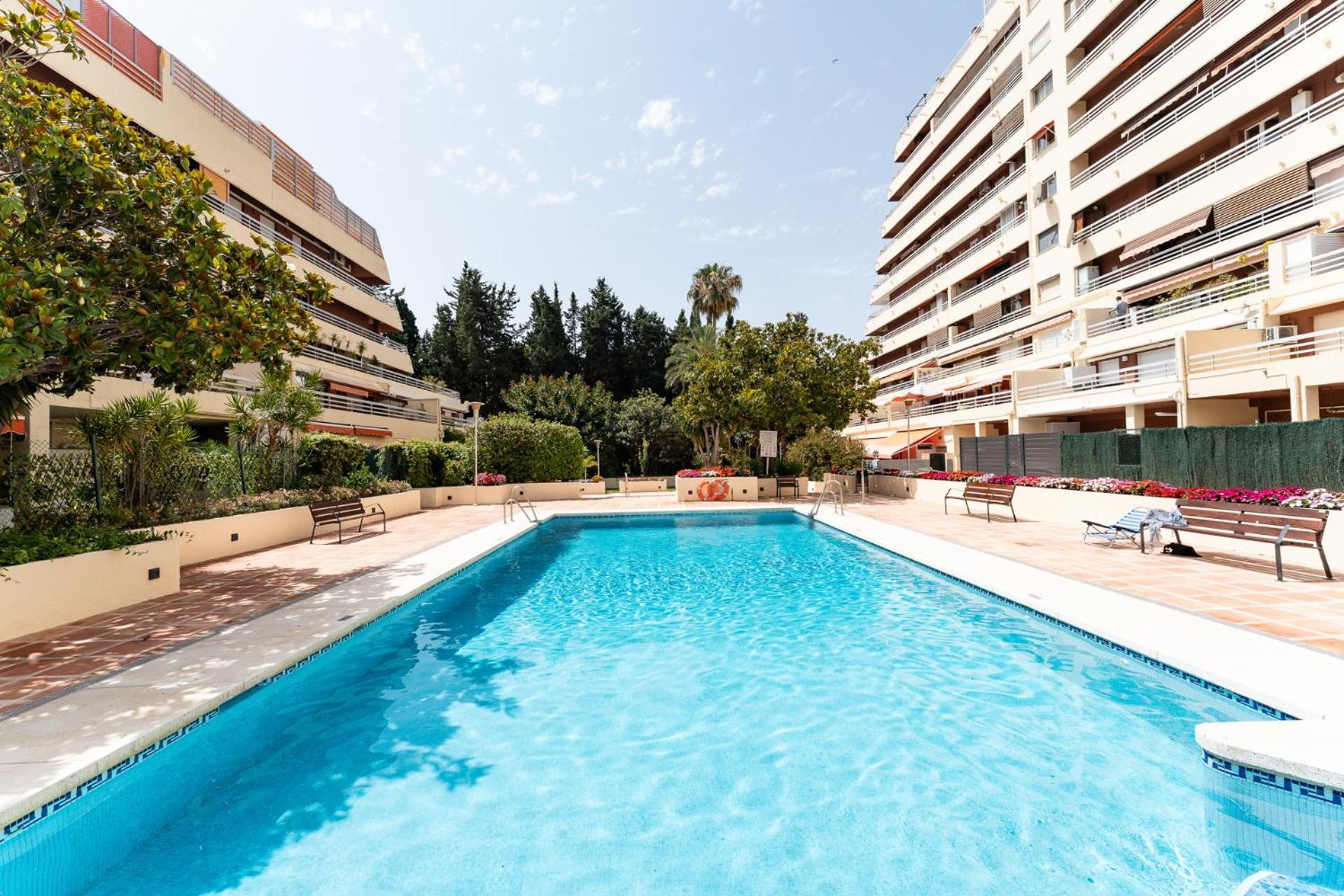 Ct 393 - Faro's Soulrise Rooftop -