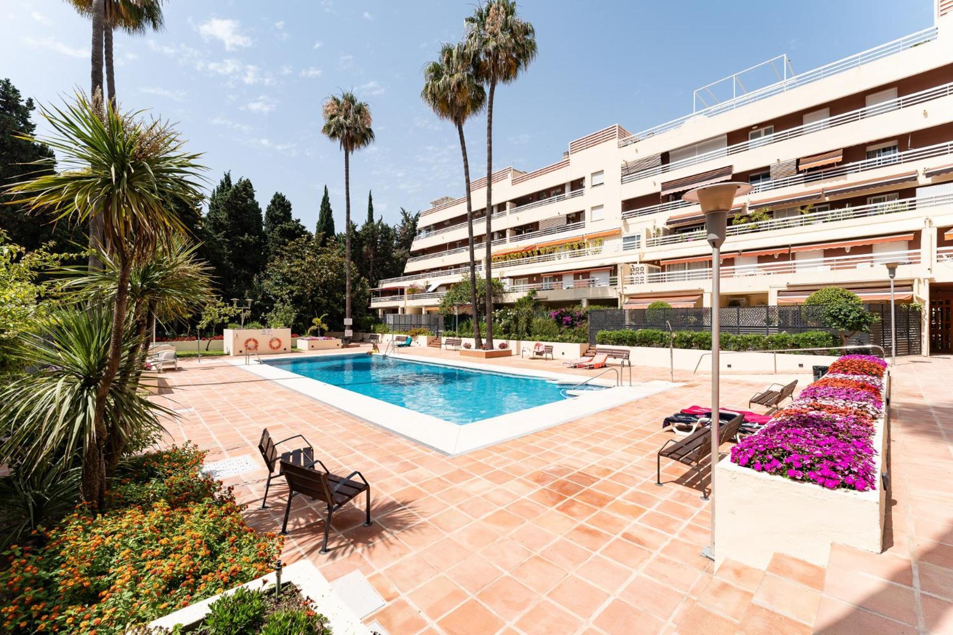 Ct 393 - Faro's Soulrise Rooftop - Marbella